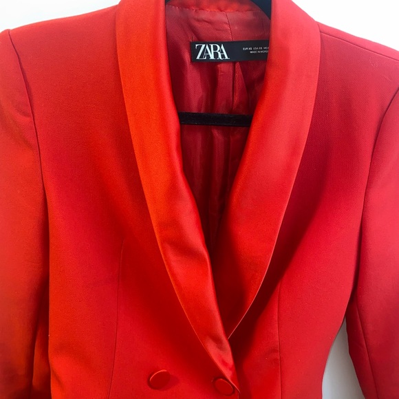 Red Zara Tuxedo Jacket with button detail - Picture 3 of 5